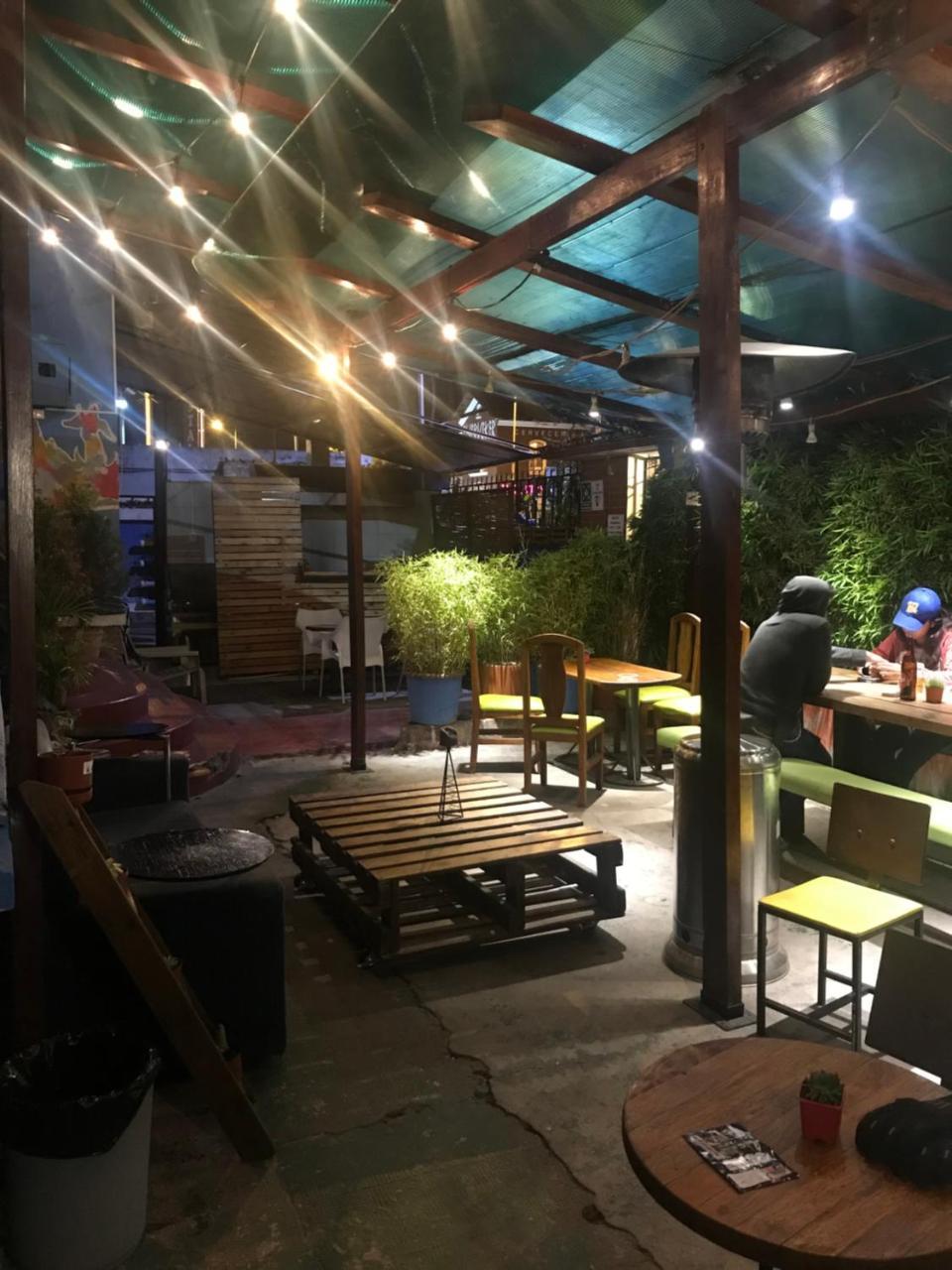 Blue House Youth Hostal *